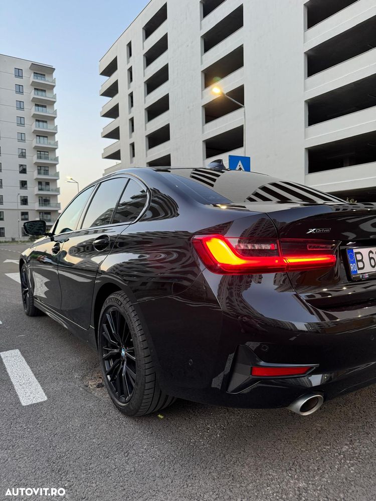 BMW Seria 3 320i xDrive Aut. Sport Line - 11