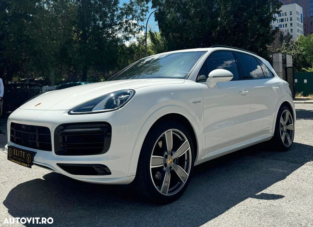 Porsche Cayenne E-Hybrid - 1