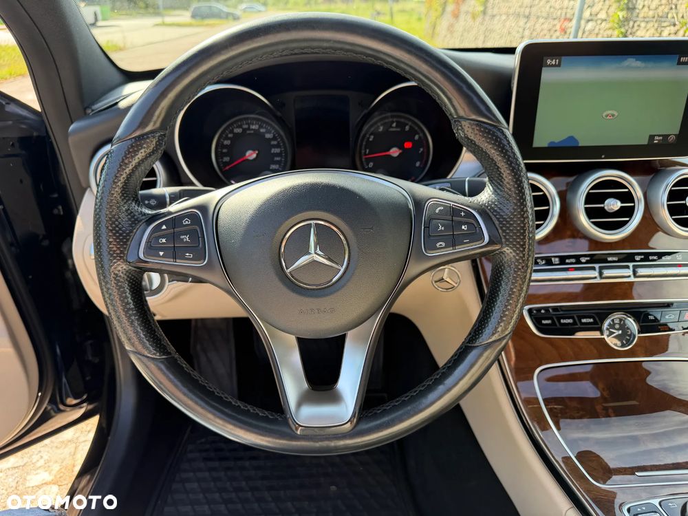 Mercedes-Benz Klasa C 300 9G-TRONIC - 23