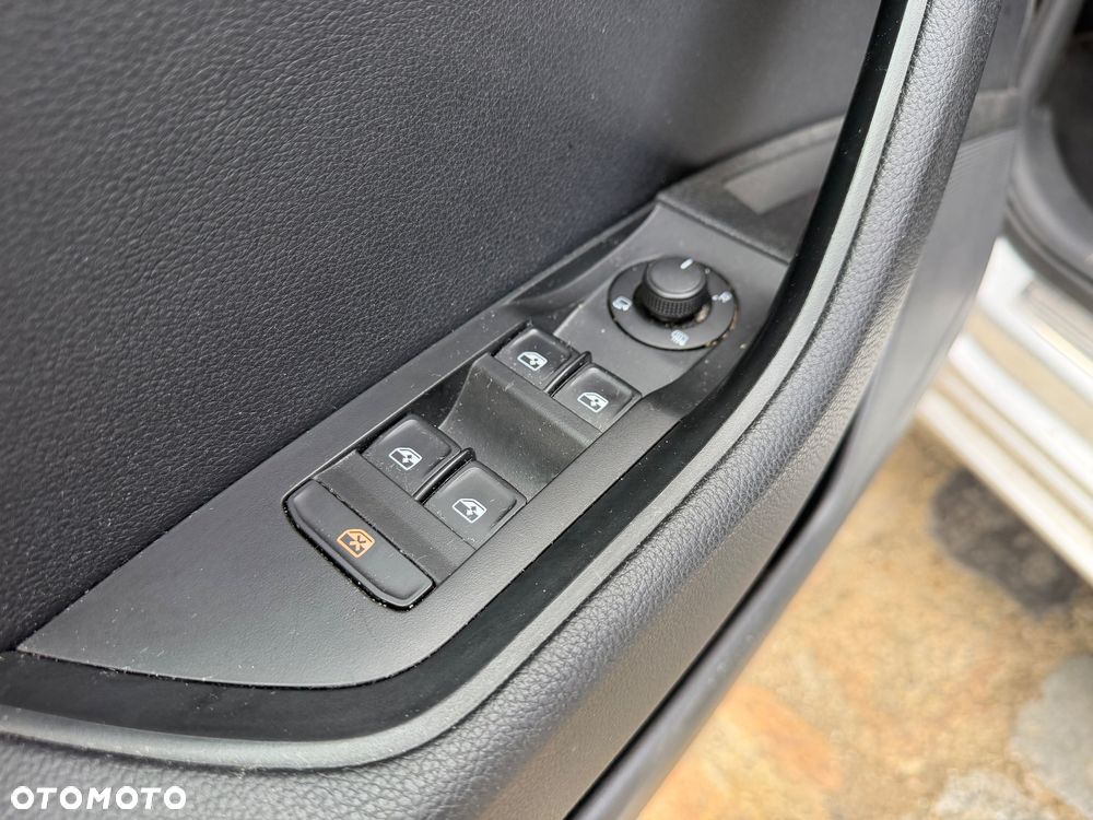 Skoda Superb 1.6 TDI GreenLine - 25