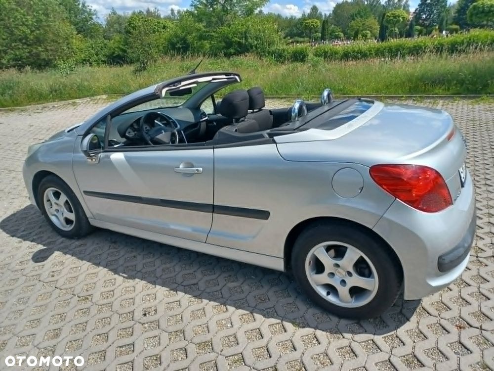 Peugeot 207 CC 120 VTi Active - 4