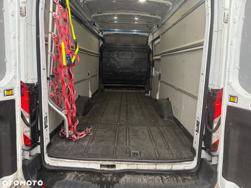 Ford Transit - 16
