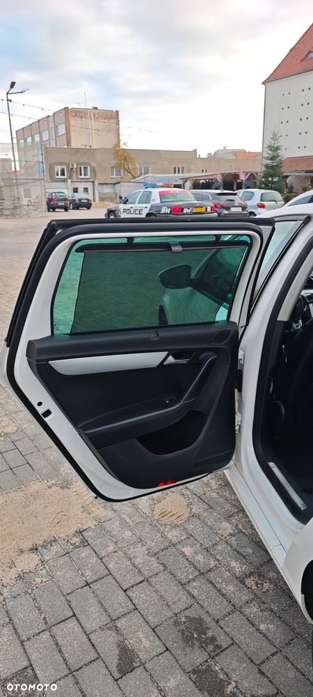 Volkswagen Passat 2.0 TDI Perfectline R-Style DSG - 11