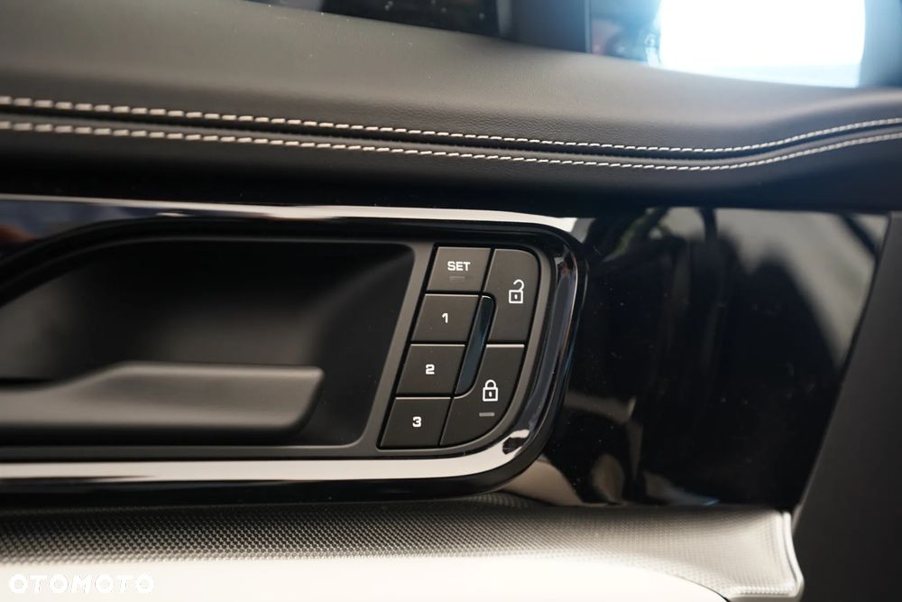 Porsche Panamera - 24