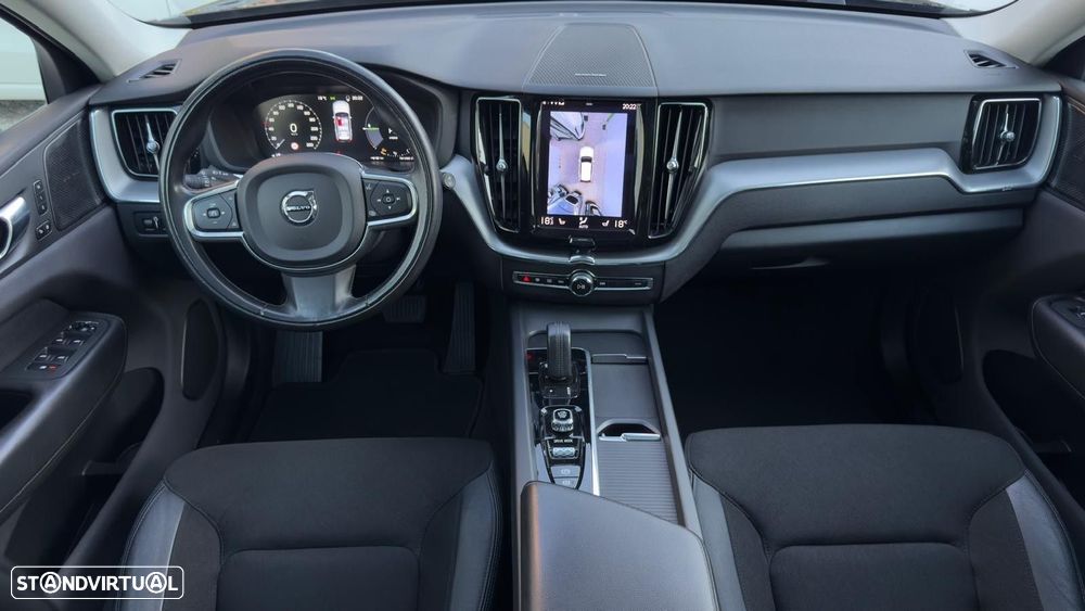 Volvo XC 60 2.0 T6 PHEV R-Design AWD - 9