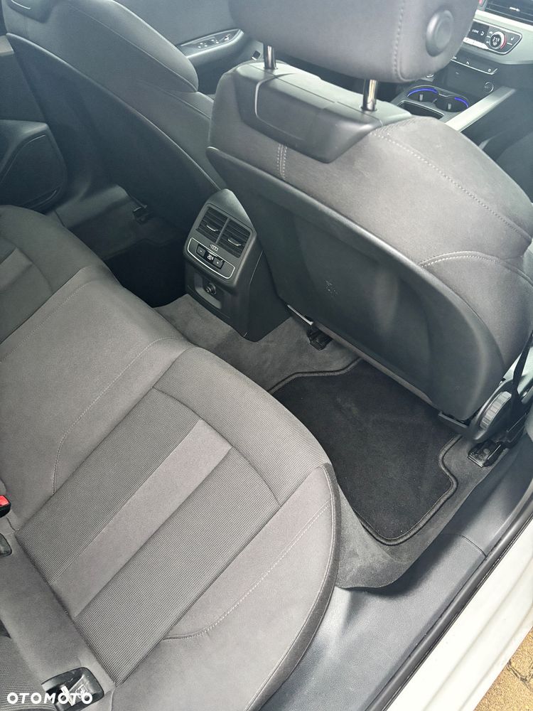 Audi A4 Limousine 35 TFSI mHEV Advanced S tronic - 16