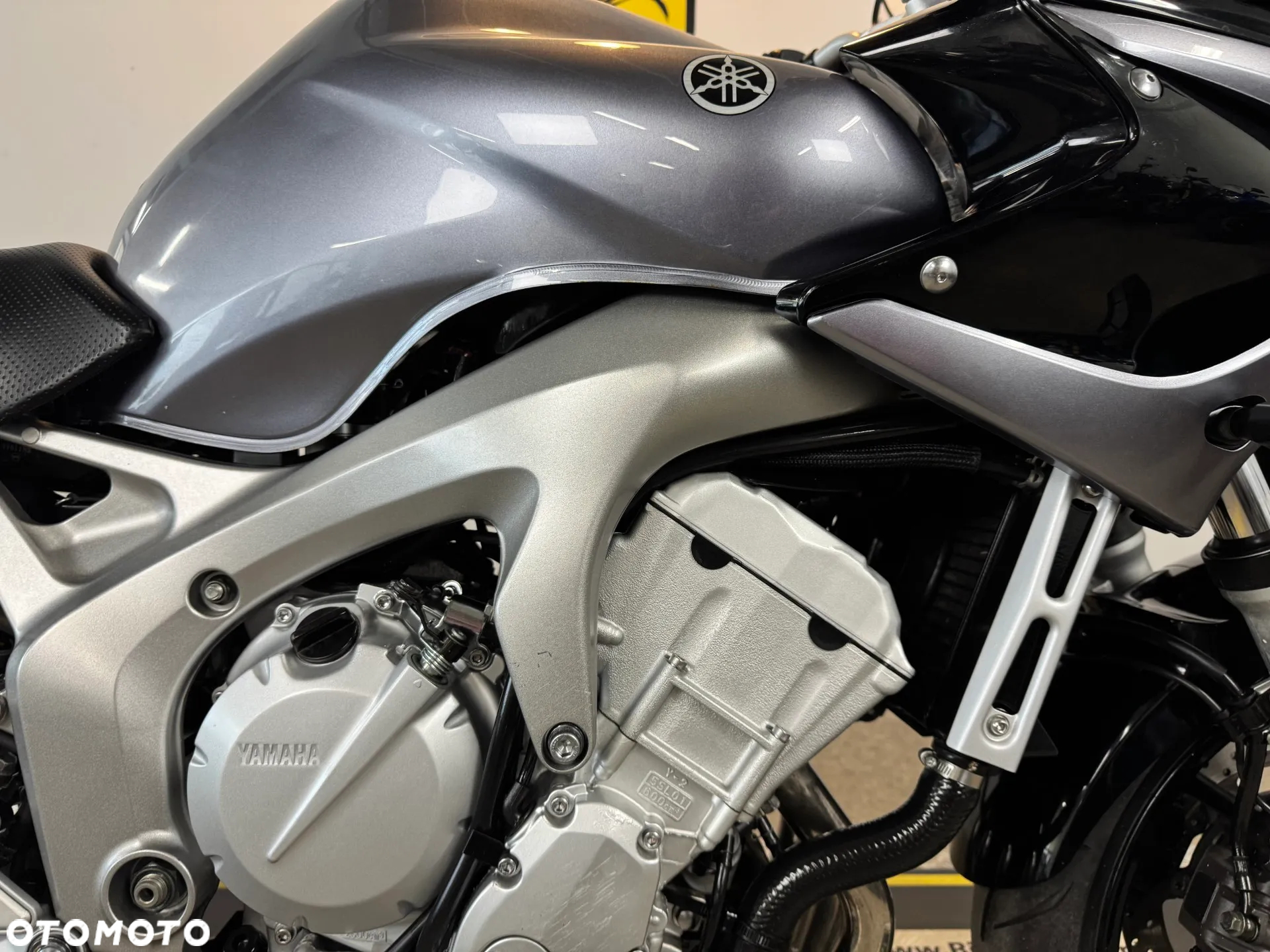 Yamaha FZ6 - 12