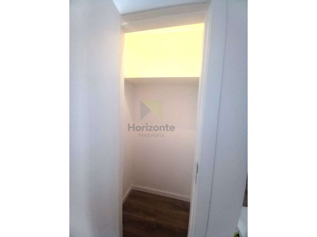 APARTAMENTO T2 COMPLETAMENTE REMODELADO - BARREIRO - Grande imagem: 5/13