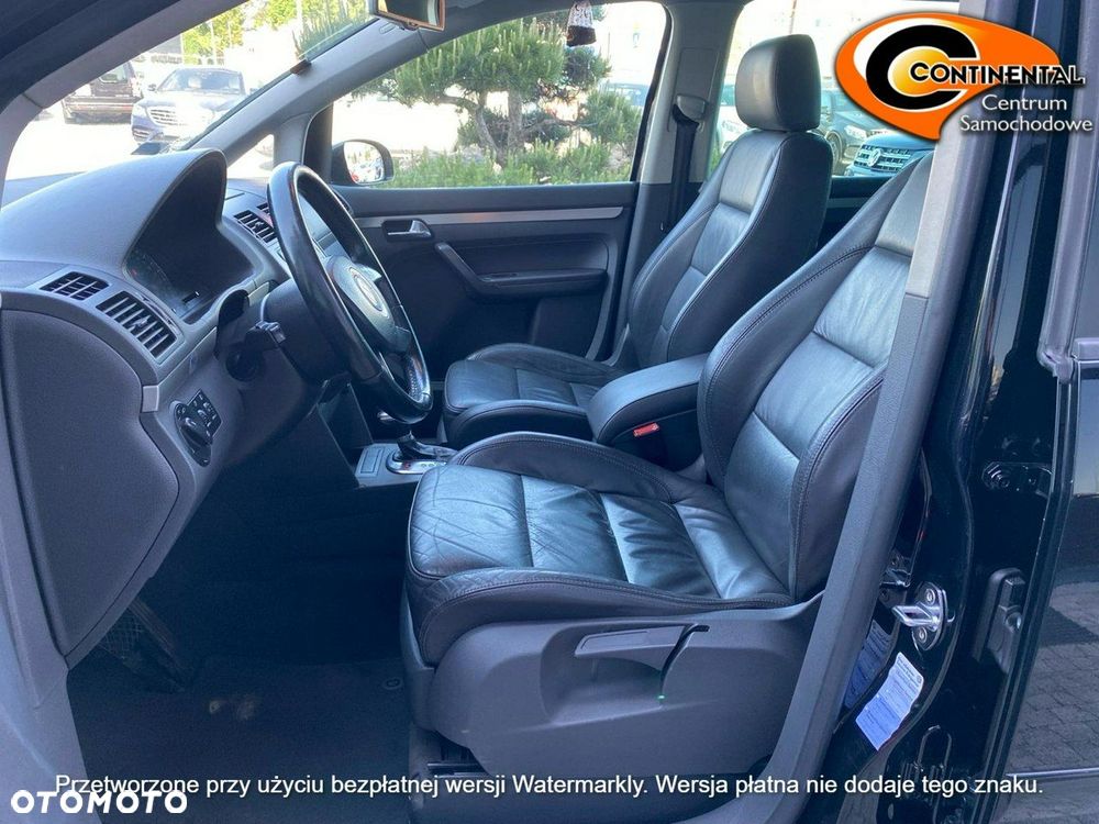 Volkswagen Touran - 16