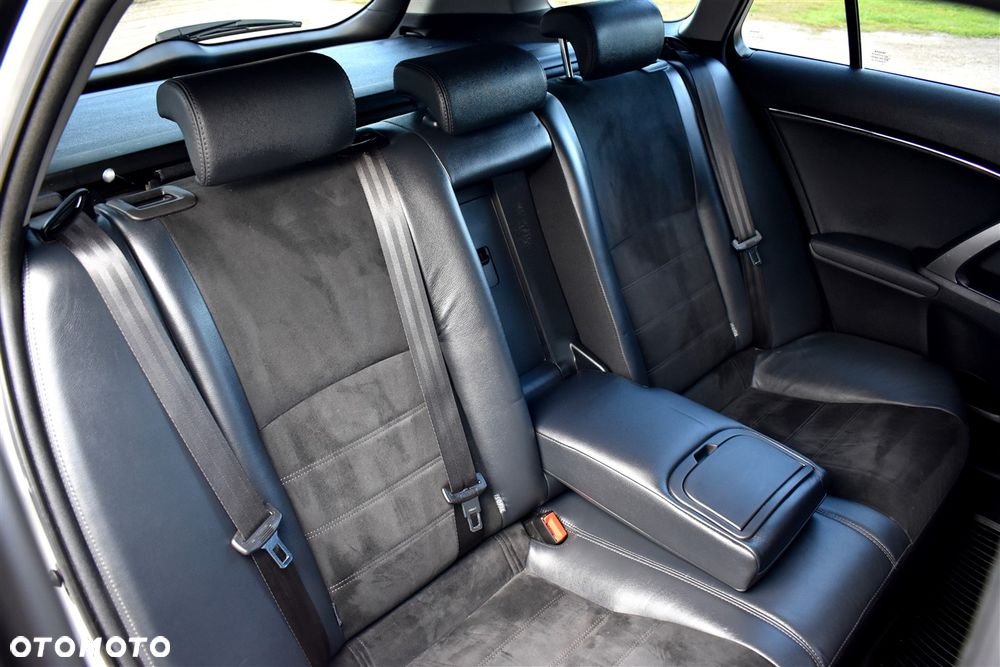 Toyota Avensis 1.8 Business Edition - 18