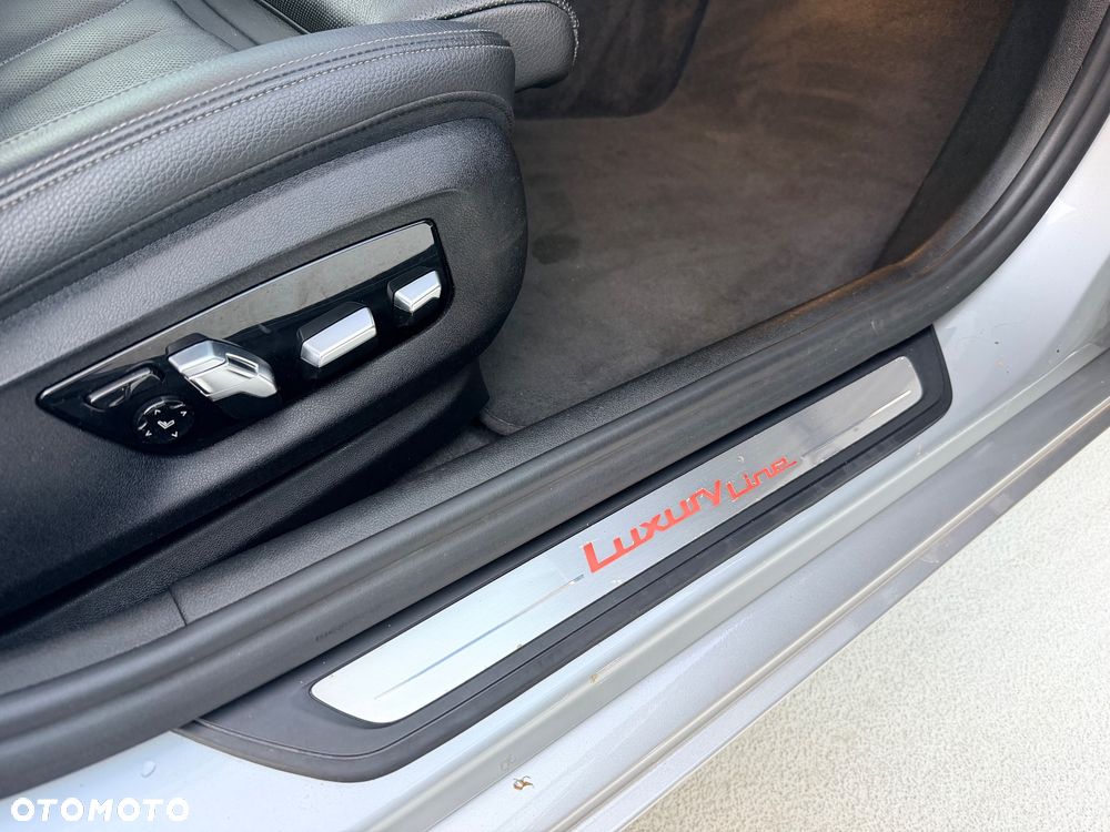 BMW Seria 5 530i xDrive Luxury Line - 32