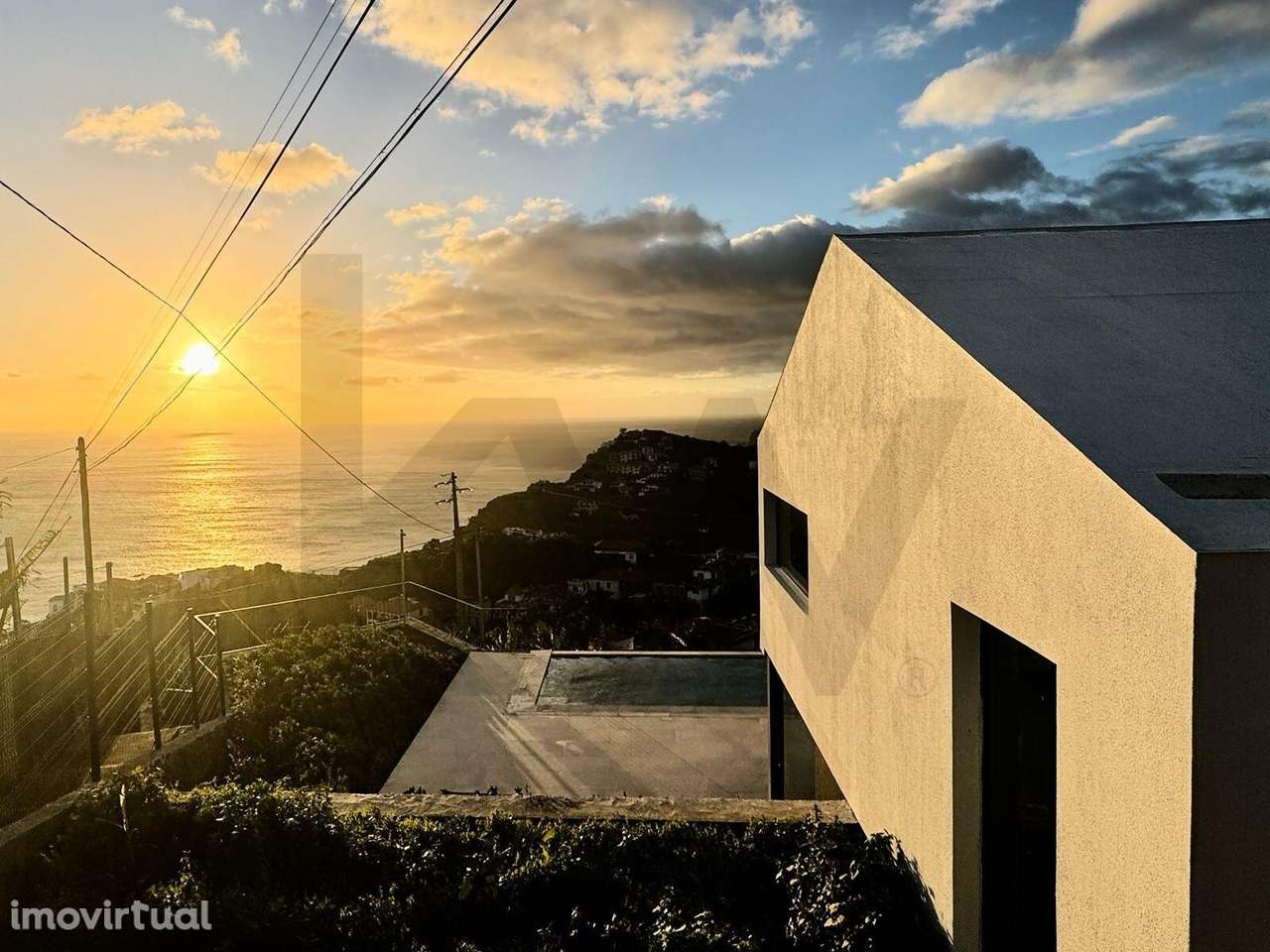 Moradia situada na Ribeira Brava com piscina e vista panorâmica para o - Grande imagem: 3/30
