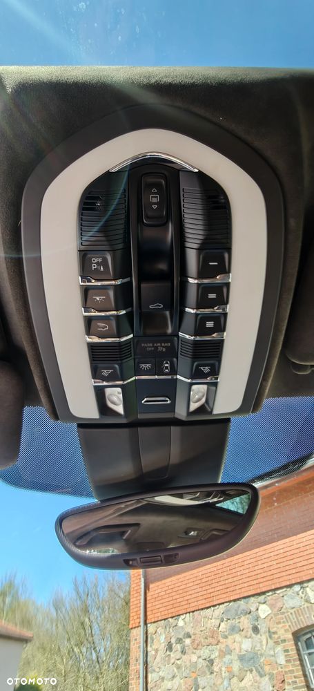 Porsche Cayenne - 17