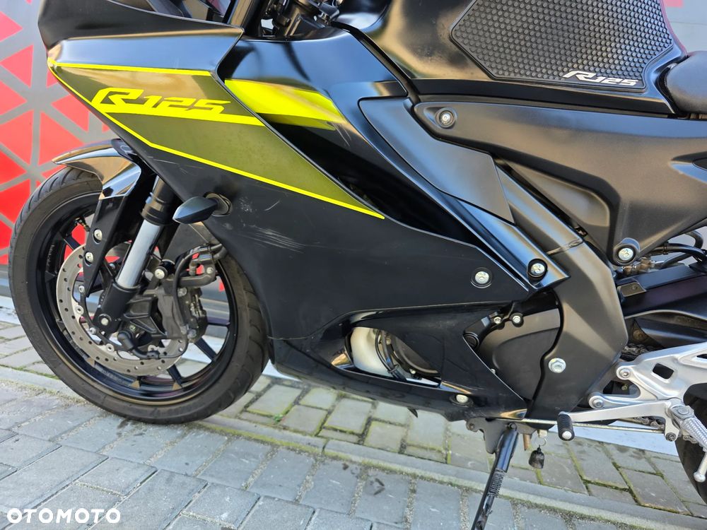 Yamaha YZF - 12