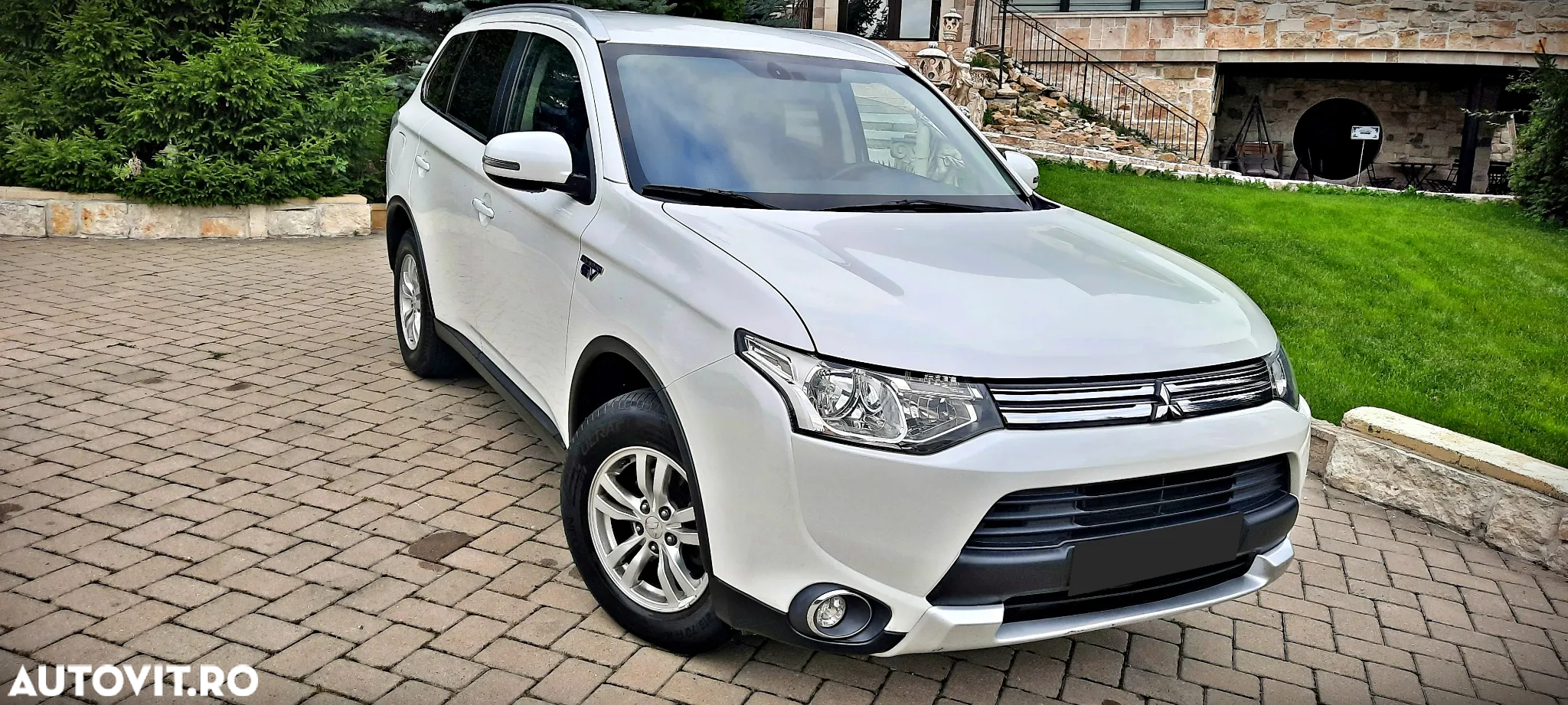 Mitsubishi Outlander 2.0 4WD Plug-In Hybrid - 5