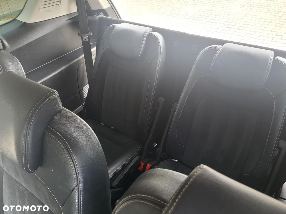 Ford S-Max 2.0 T Titanium - 22