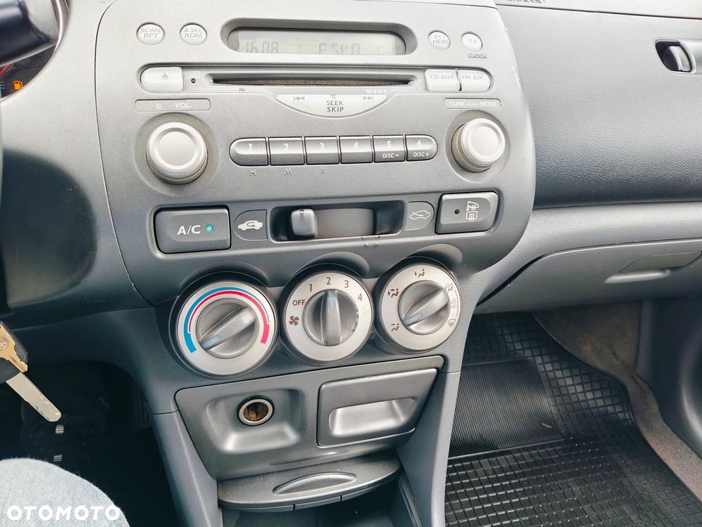 Honda City 1.4 Comfort - 23