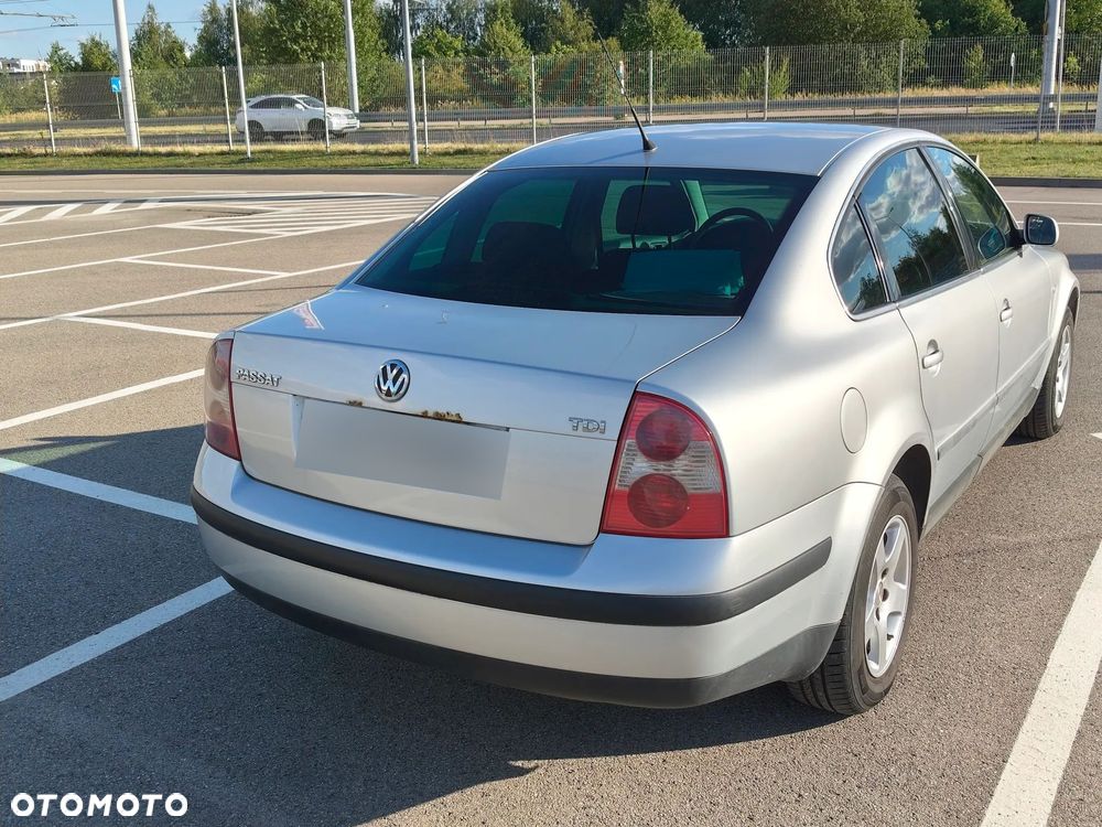 Volkswagen Passat 1.9 TDI Basis - 6
