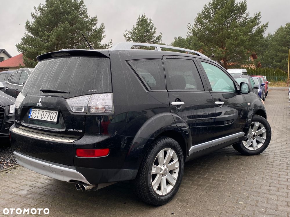 Mitsubishi Outlander 2.0 DID Instyle NAVI - 3