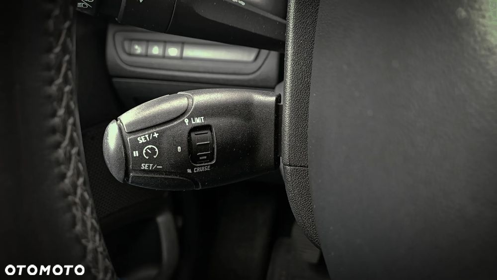 Peugeot 208 e-HDi 92 Stop&Start Allure - 10