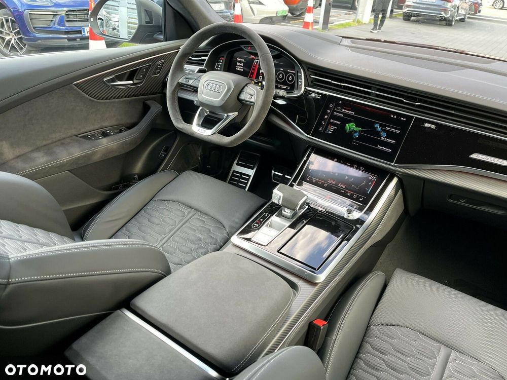 Audi RS Q8 - 24