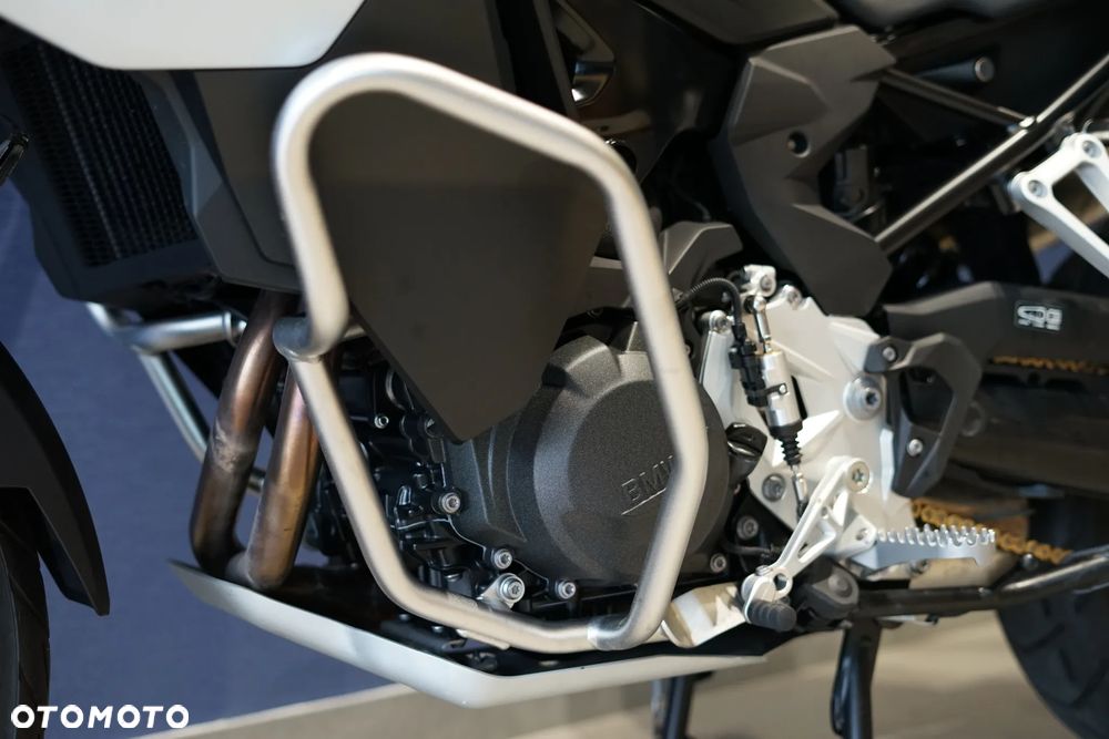 BMW F - 35