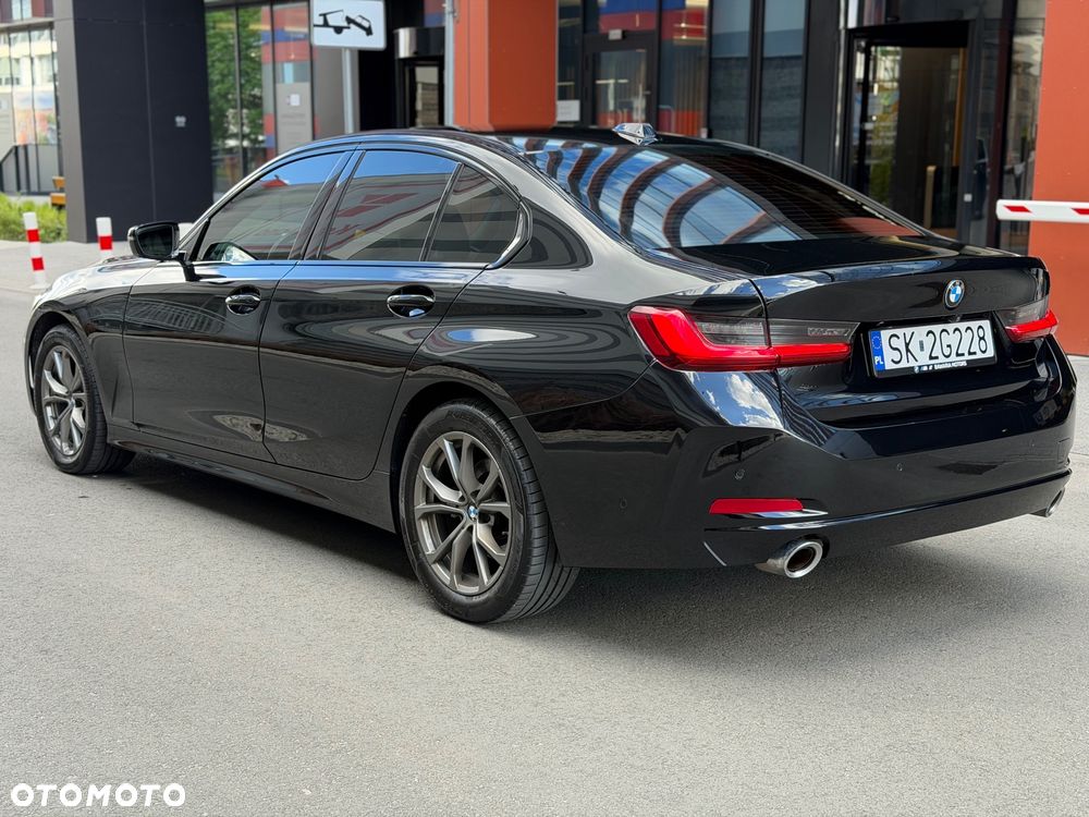 BMW Seria 3 318i - 5