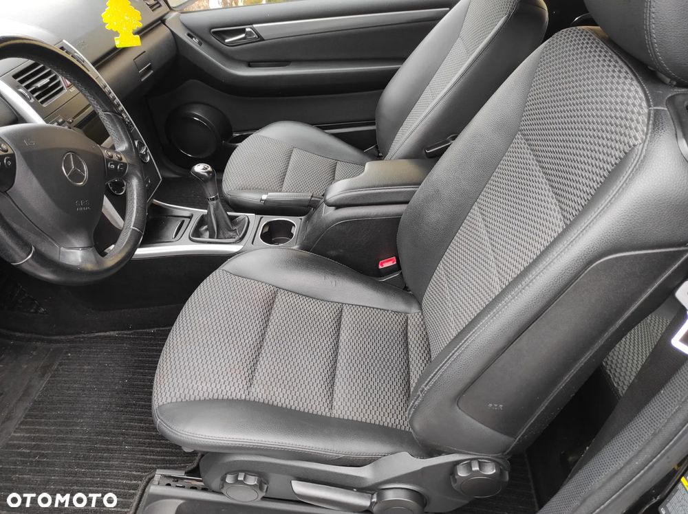 Mercedes-Benz Klasa A 180 BlueEFFICIENCY SPORT EDITION - 29