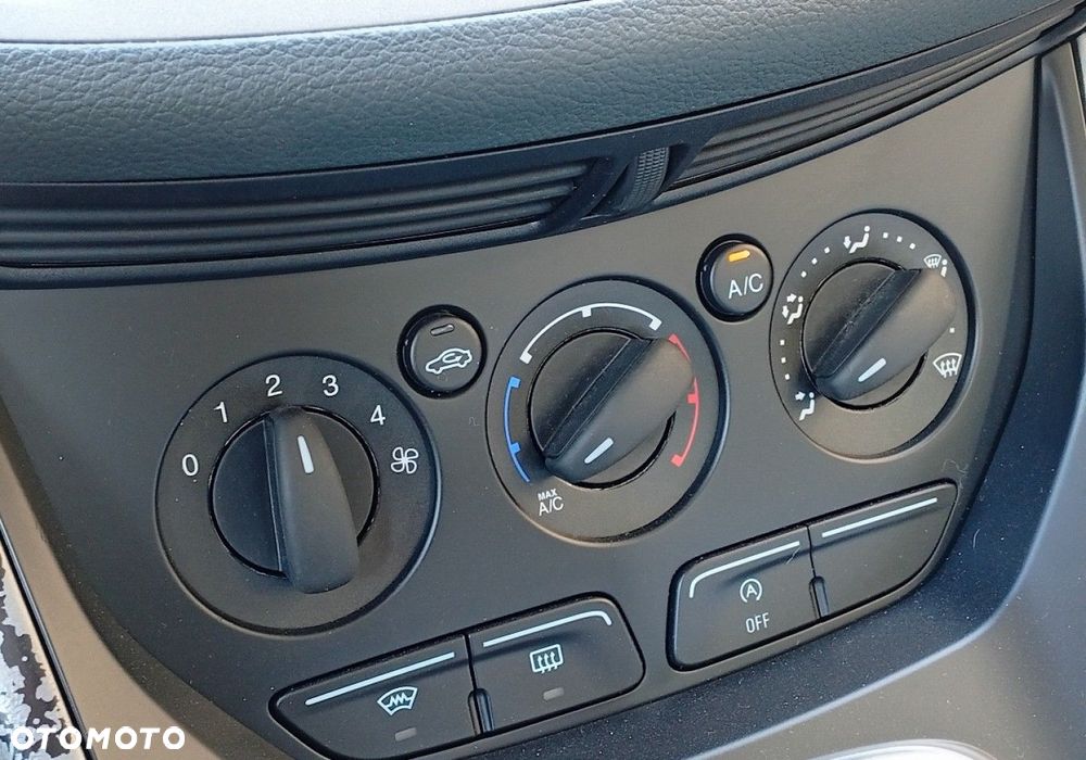 Ford Grand C-MAX - 25