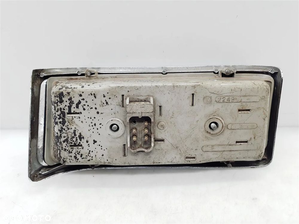 MERCEDES W114 W115 PRAWA LAMPA TYŁ ORYGINAŁ !!! - 10