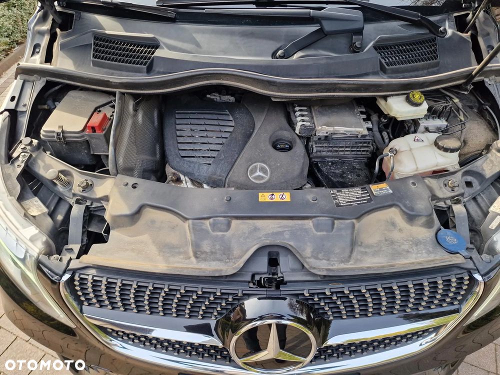 Mercedes-Benz Klasa V - 23