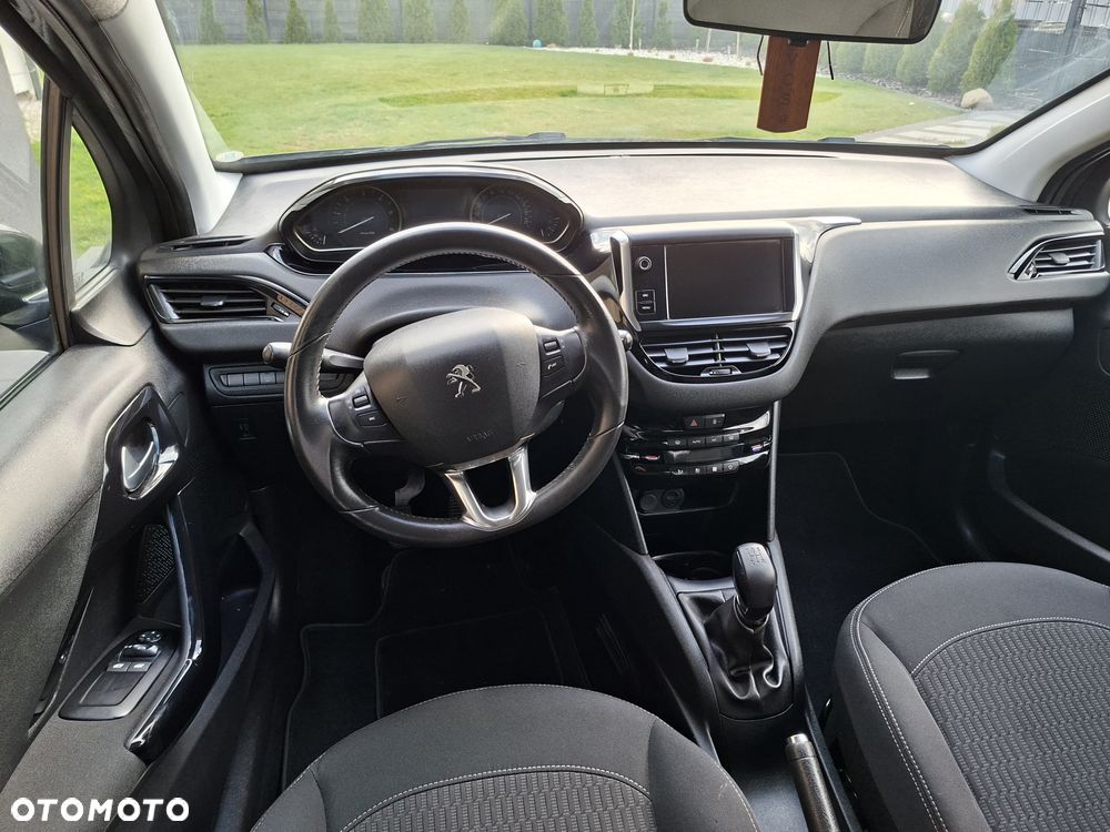 Peugeot 208 - 7