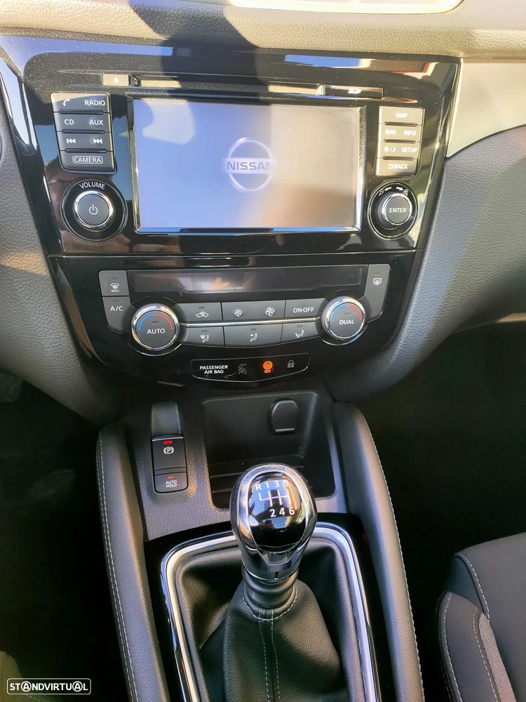 Nissan Qashqai 1.5 dCi N-Connecta 18 - 12