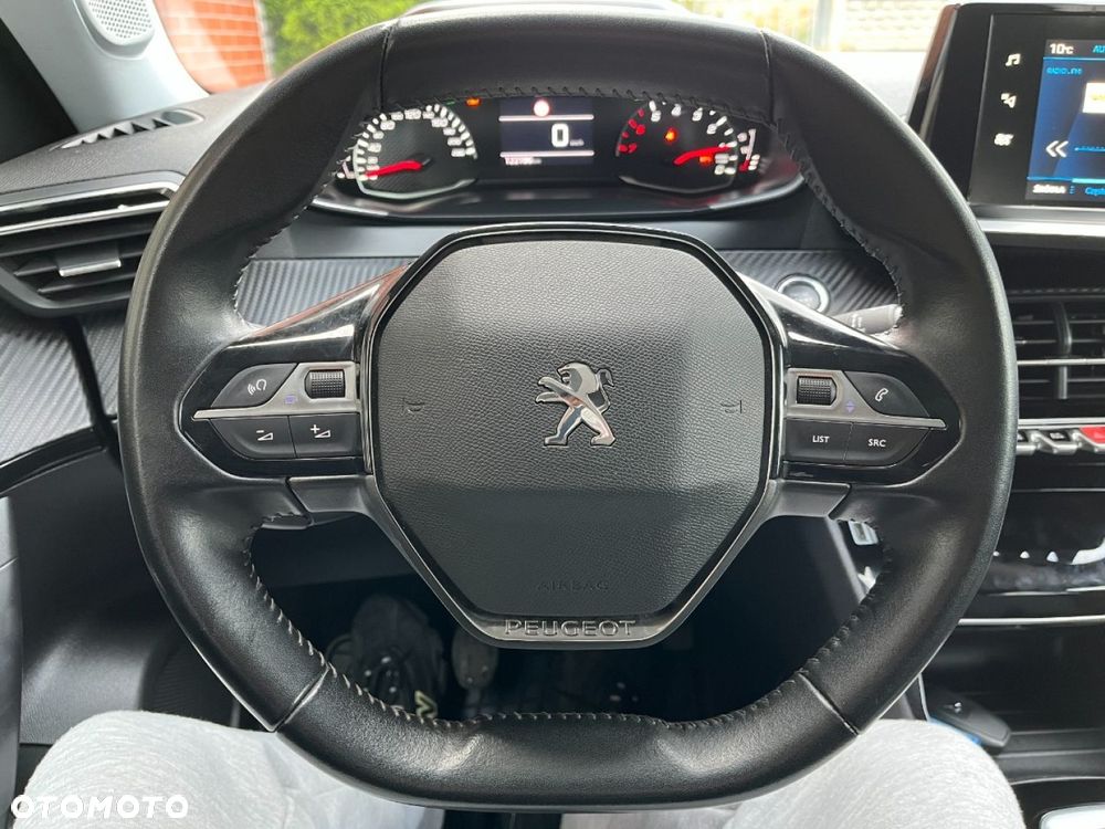 Peugeot 2008 PureTech 100 Allure S&S BVM6 - 10