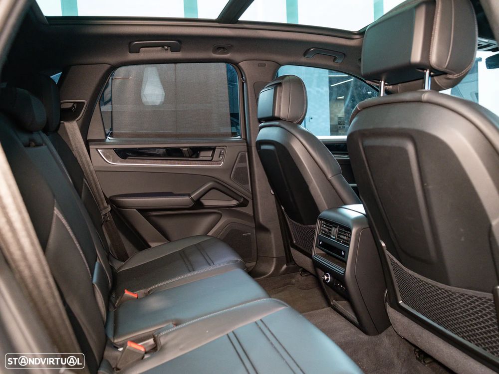 Porsche Cayenne S E-Hybrid - 35