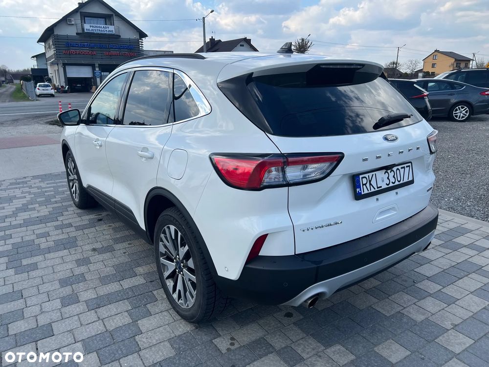 Ford Kuga 2.5 Duratec FHEV 4x4 TITANIUM - 3