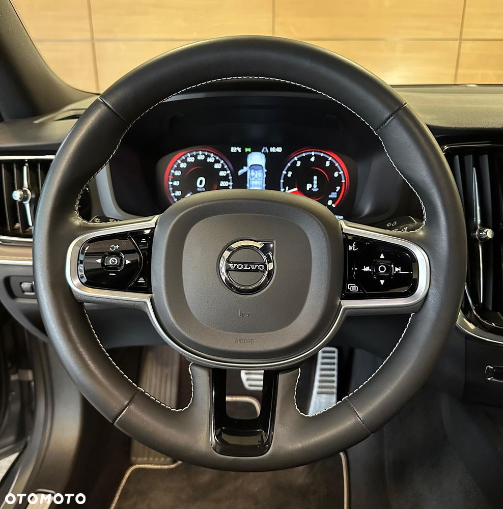 Volvo S60 B4 B R-Design - 11