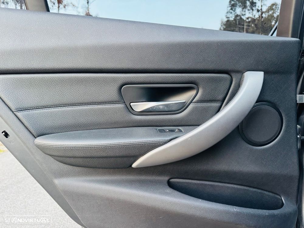 BMW 320 d Touring Auto Pack M - 31