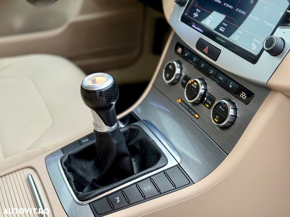 Volkswagen Passat 2.0 TDI BlueMotion Tehnology Comfortline - 10