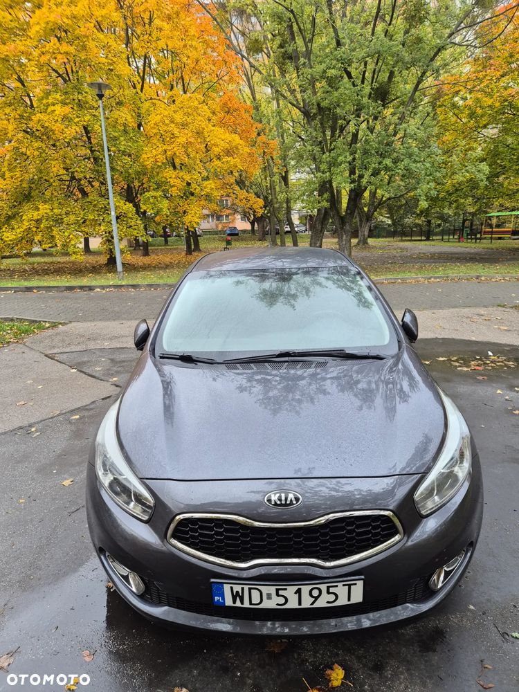 Kia Ceed - 8