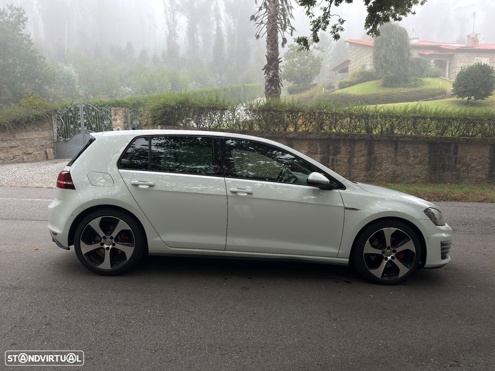 VW Golf 2.0 GTI - 39