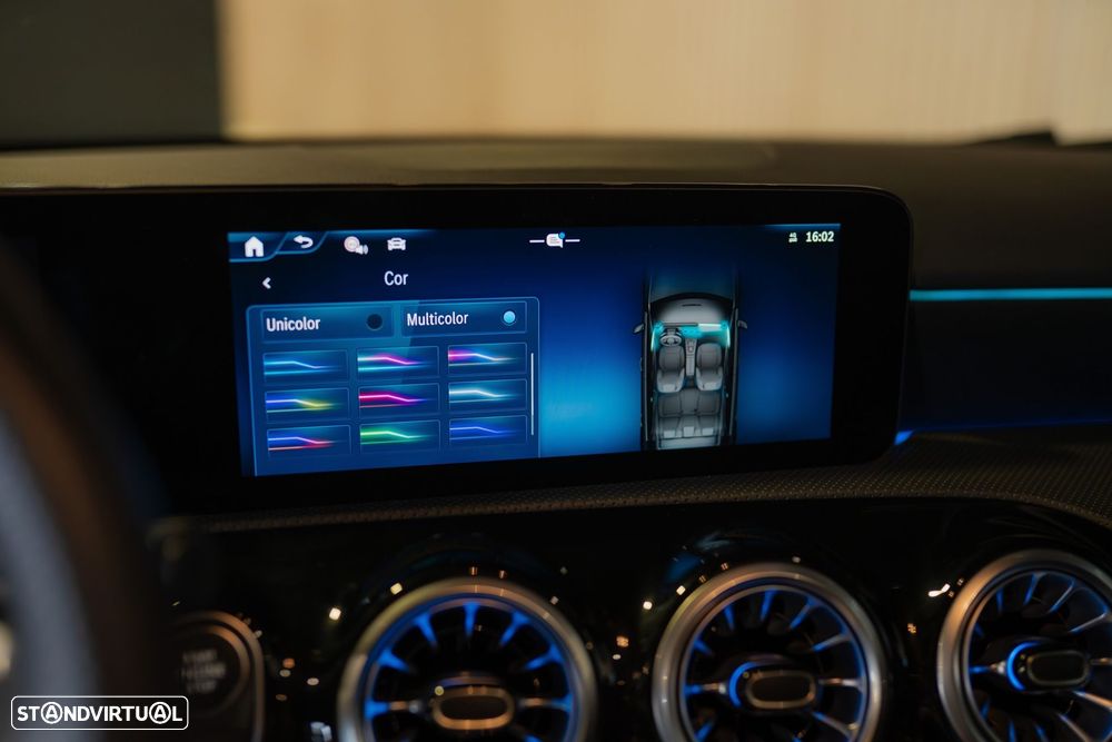 Mercedes-Benz A 250 e 8G-DCT AMG Line - 41