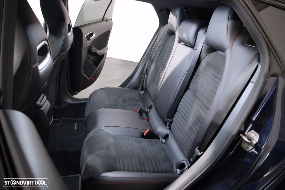 Mercedes-Benz CLA 180 - 11