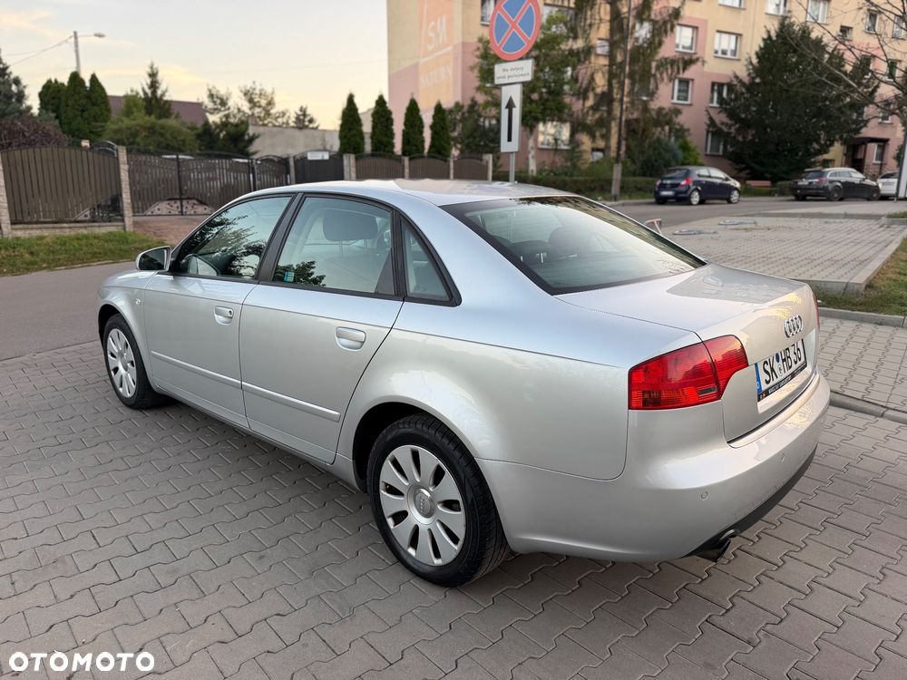 Audi A4 Limousine - 8
