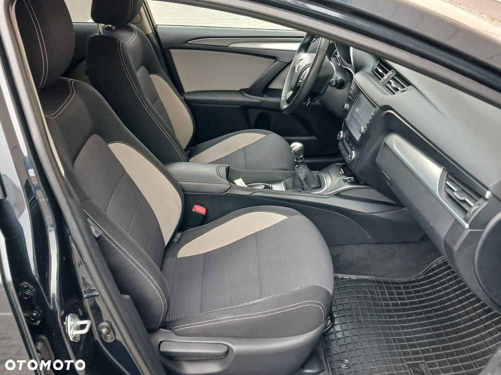 Toyota Avensis Touring Sports 1.8 Edition S+ - 25