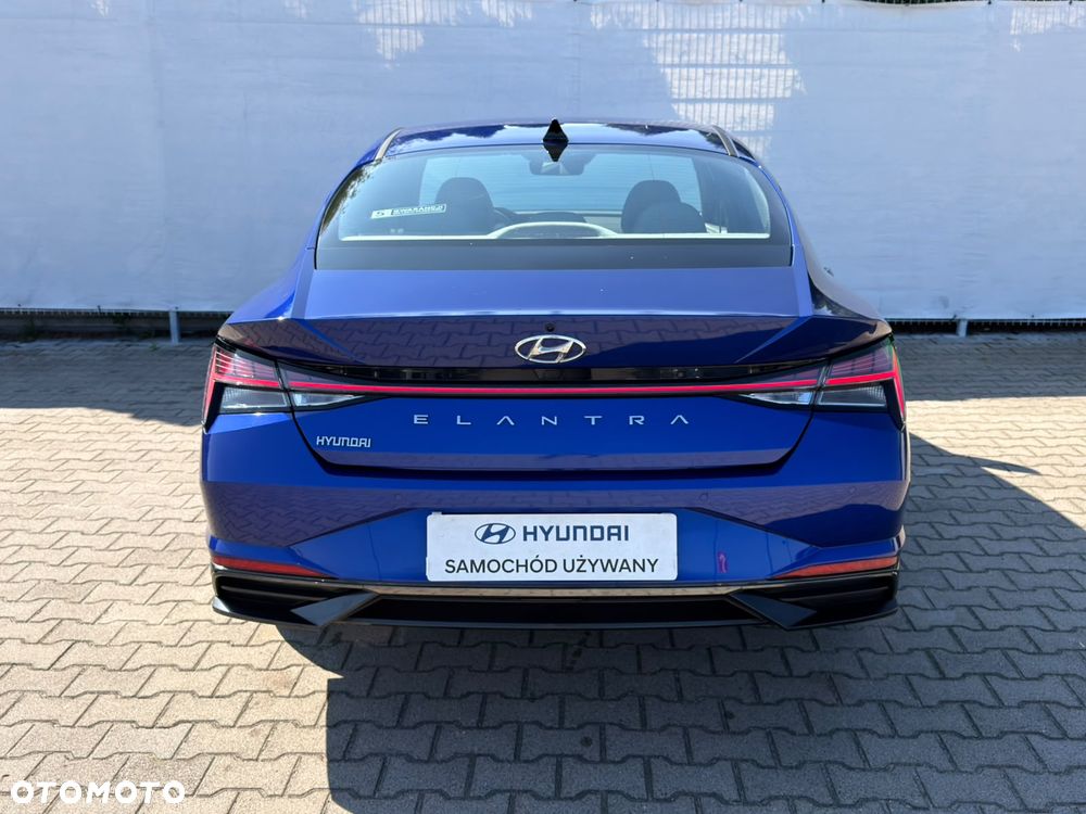 Hyundai Elantra 1.6 Executive CVT - 5