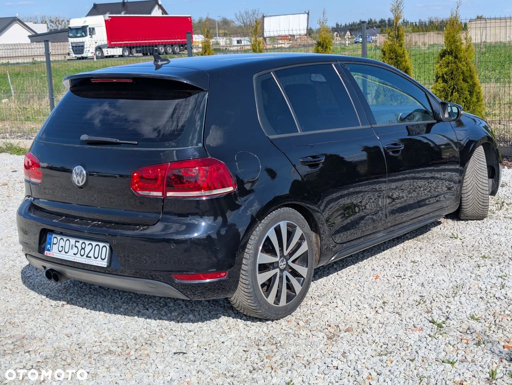 Volkswagen Golf 2.0 TDI DPF Highline - 11
