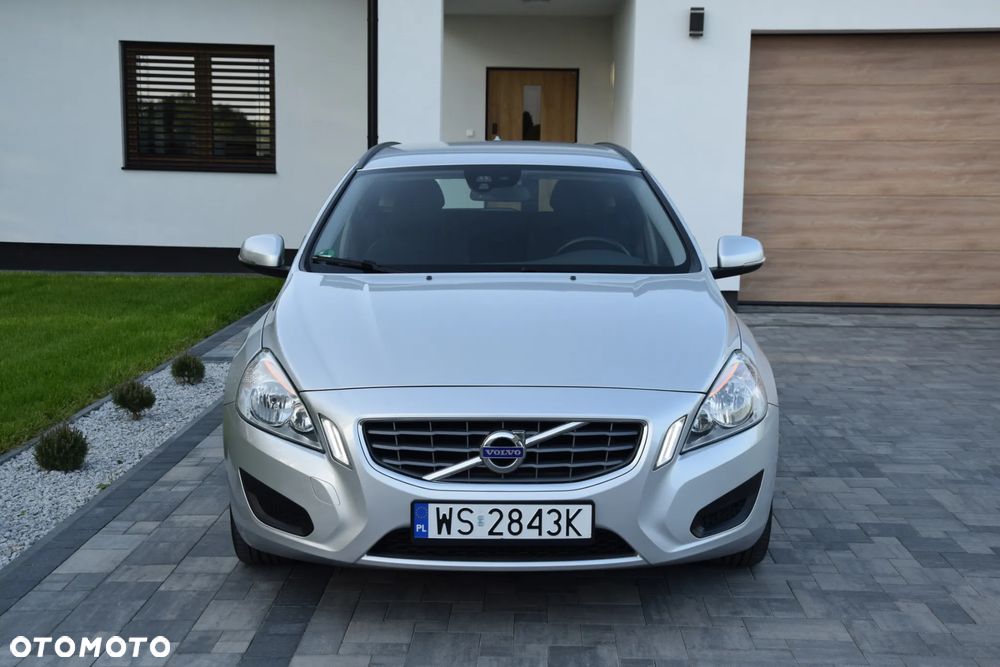 Volvo V60 D3 Momentum - 11