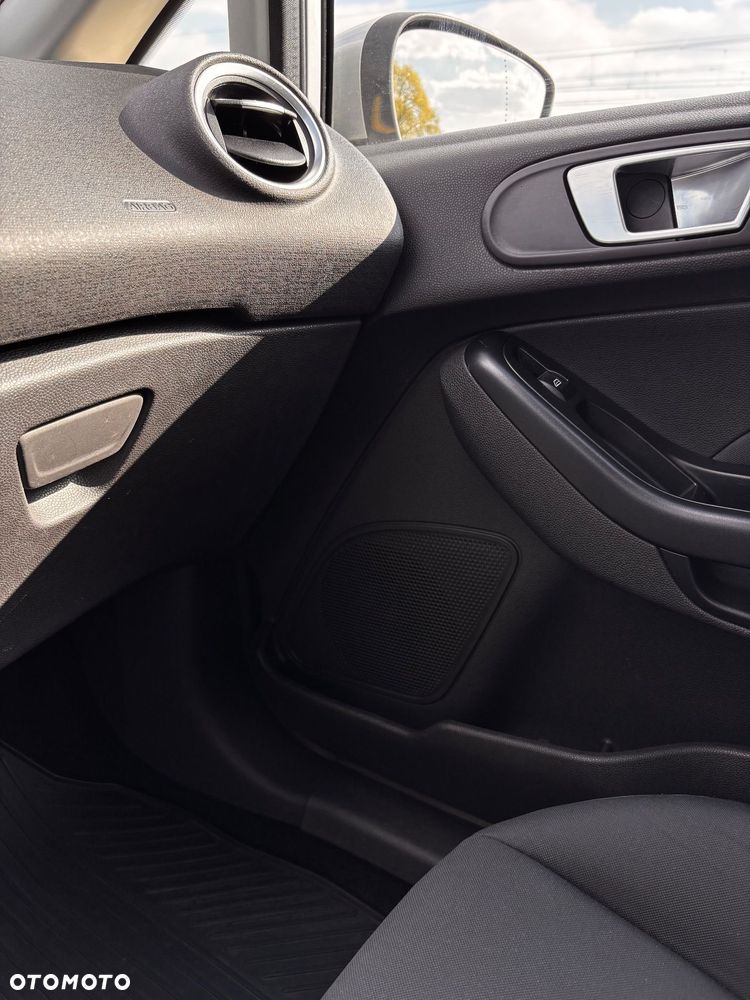Ford Fiesta 1.4 Trend - 25