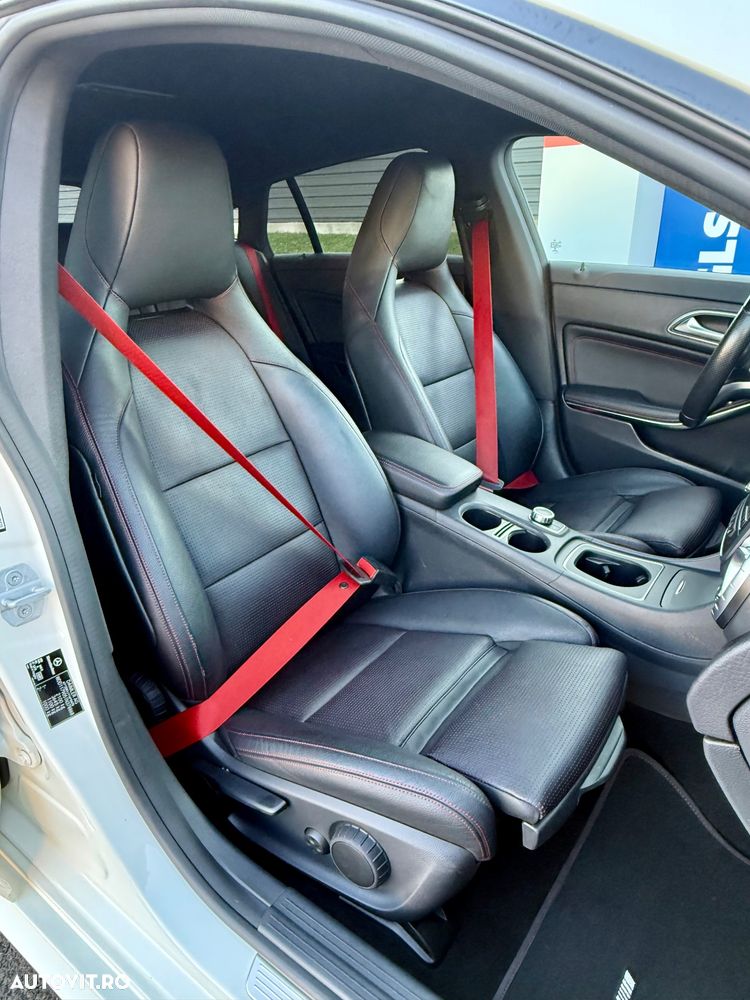 Mercedes-Benz CLA 220 d Shooting Brake 4Matic 7G-DCT AMG Line - 8